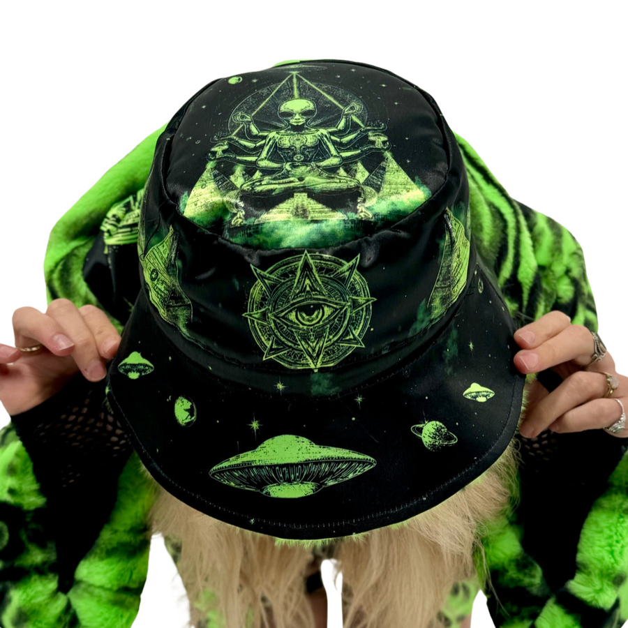 Alien Aura 🛸 Reversible Bucket Hat